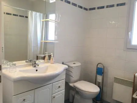 Maison neuve avec jardin, plage à 1.5km, animaux acceptés, équipements familiaux et sportifs - Photo 6