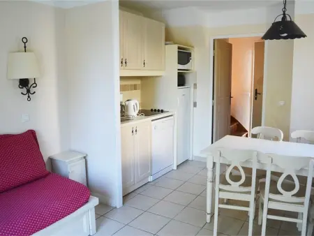 Location maison à Grospierres, Maison en duplex avec terrasse, 6 pers, 3 pièces, à Grospierres, animaux admis, parking inclus