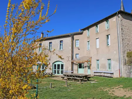 Location gite à La Chabanne, Gîte pour 14 pers à La Chabanne avec WiFi et animaux admis