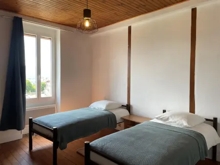 Maison moderne à La Chabanne avec jardin et animaux admis - Photo 9