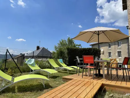Maison moderne à La Chabanne avec jardin et animaux admis - Photo 13