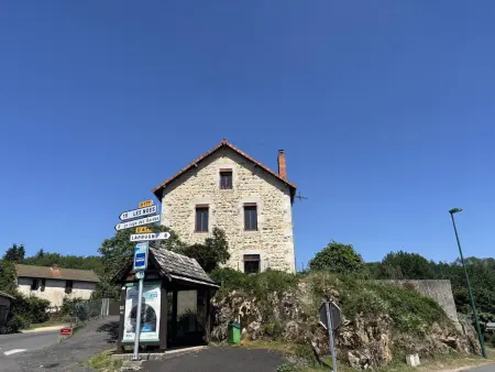 Maison moderne à La Chabanne avec jardin et animaux admis - Photo 17