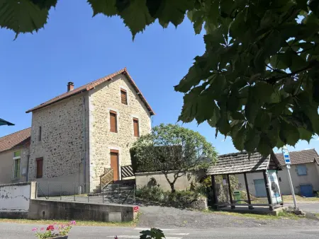 Maison moderne à La Chabanne avec jardin et animaux admis - Photo 18