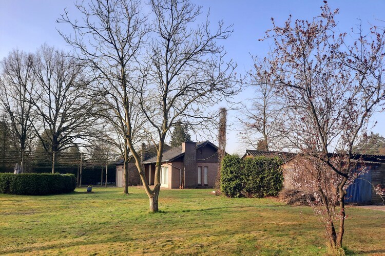 Villa Buiten Huis : 4 chambres avec jardin à Merksplas - Photo 1