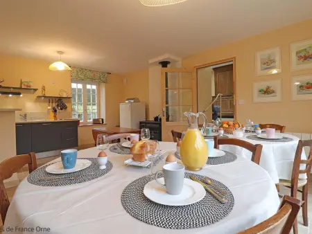 Maison paisible en nature avec cheminée et animaux acceptés - Photo 3