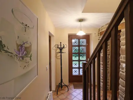 Maison paisible en nature avec cheminée et animaux acceptés - Photo 15