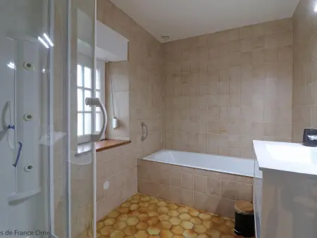 Maison paisible en nature avec cheminée et animaux acceptés - Photo 34