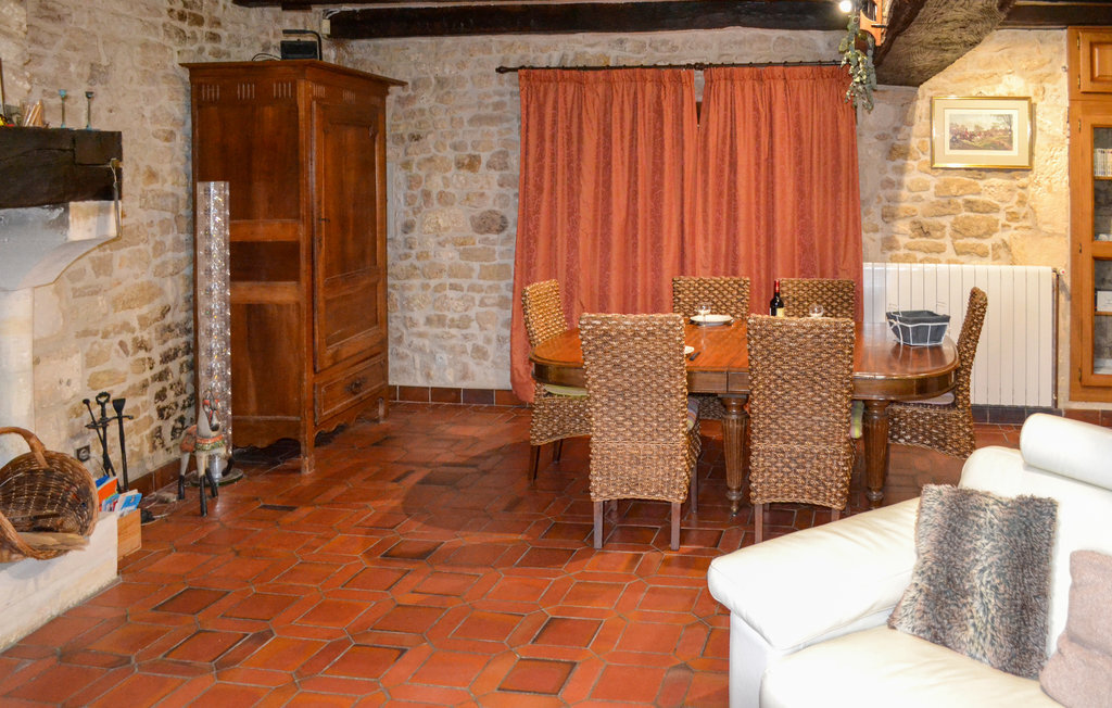 Maison médiévale de 1042 à Saint-Jean-d'Angle - Photo 6