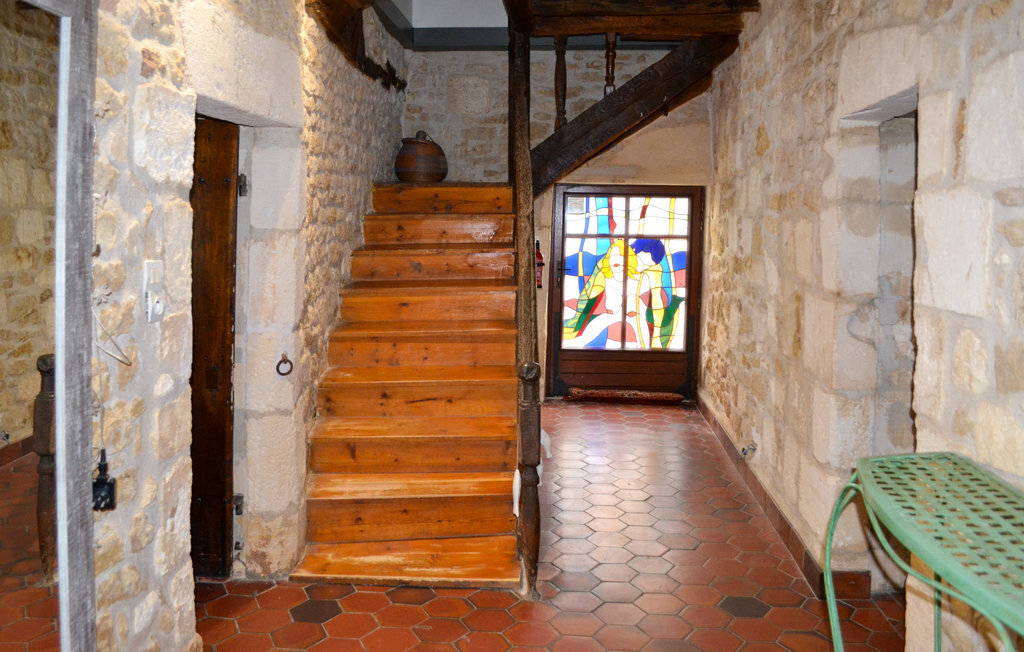 Maison médiévale de 1042 à Saint-Jean-d'Angle - Photo 7