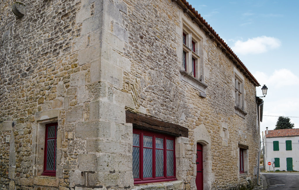 Maison médiévale de 1042 à Saint-Jean-d'Angle - Photo 10