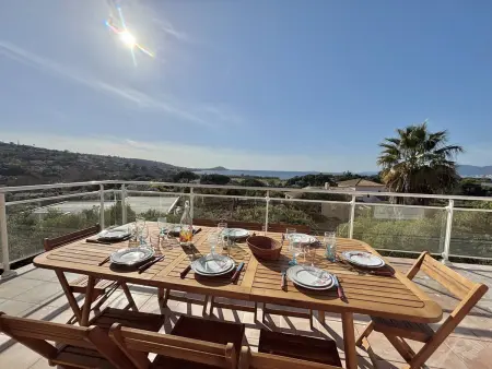 Location maison à Porticcio, Villa 4 pièces avec climatisation à Porticcio, à 750m de la plage, internet inclus