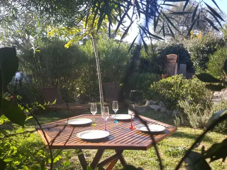 Location maison à Porto Vecchio, Villa cosy à Santa-Giulia, 30m plage, climatisée, terrasse BBQ, 3 chambres, 5 couchages
