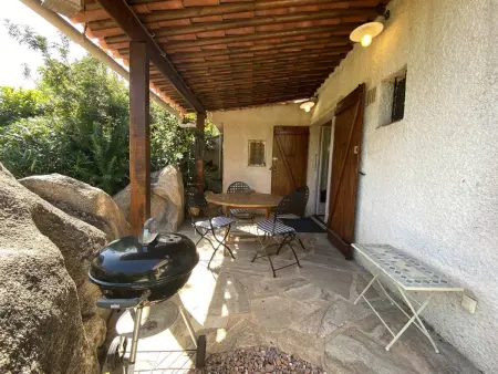 Villa cosy à Santa-Giulia, 30m plage, climatisée, terrasse BBQ, 3 chambres, 5 couchages - Photo 6