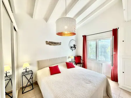 Villa cosy à Santa-Giulia, 30m plage, climatisée, terrasse BBQ, 3 chambres, 5 couchages - Photo 11