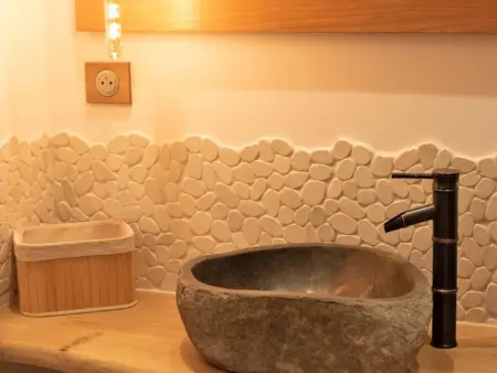 Gîte loft 125 m² piscine chauffée et spa en Auvergne : photo 14