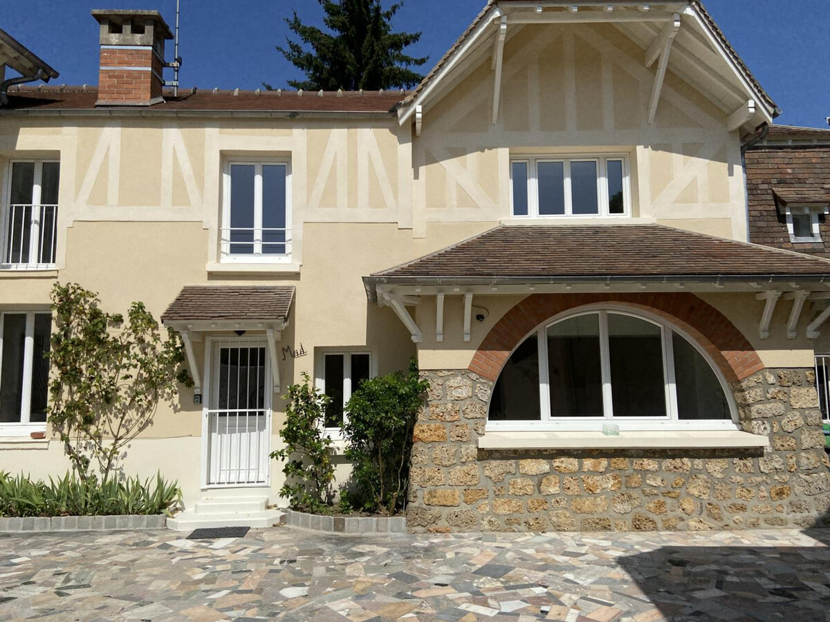 Gîte 6 pers. avec étang privé à Senlisse, parc 2 ha - Photo 1