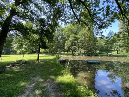 Gîte 6 pers. Senlisse : parc 2 ha, étang pêche, cheminée : photo 3