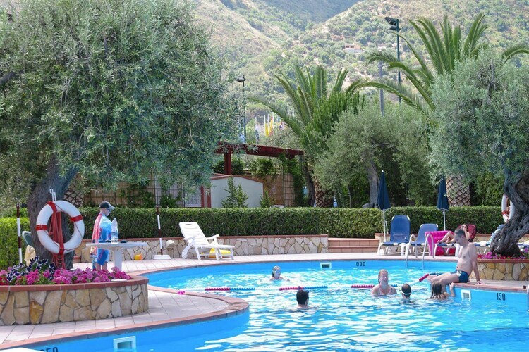 Maison Residence Fontana Barone à Cefalù, piscine enfants - Photo 14