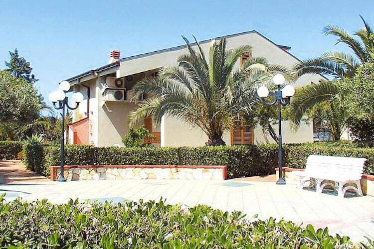 Maison Residence Fontana Barone à Cefalù, piscine enfants - Photo 17