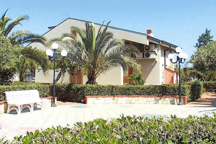 Maison Residence Fontana Barone à Cefalù, piscine enfants - Photo 18