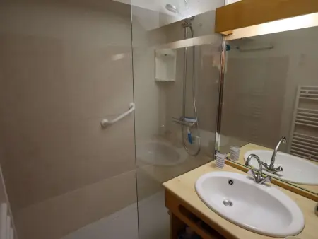 Charmant T2 cabine 4 pers, centre-village, proche pistes et commerces, balcon sud, piscine l'été - Photo 5