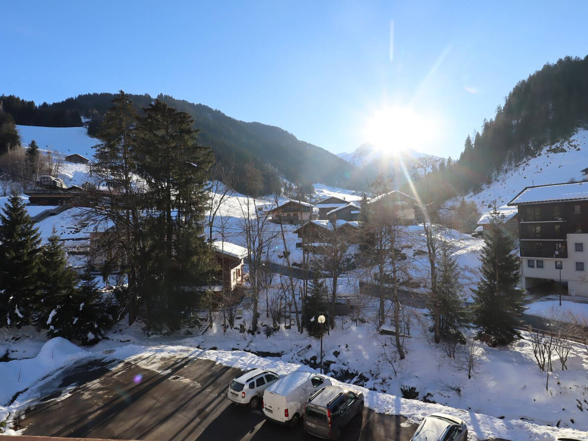T2 rénové 50m des pistes, balcon sud, piscine été - Photo 5