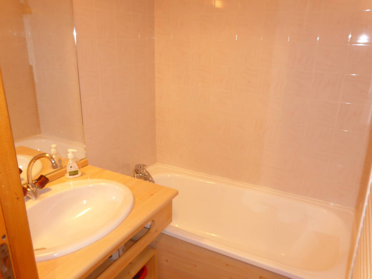 Appart 4 pers rénové, balcon sud, 50m des pistes - Photo 6