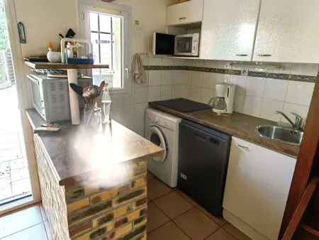 Villa Mitoyenne Climatisée, Piscine, Parking, 450m de la Plage - Photo 3