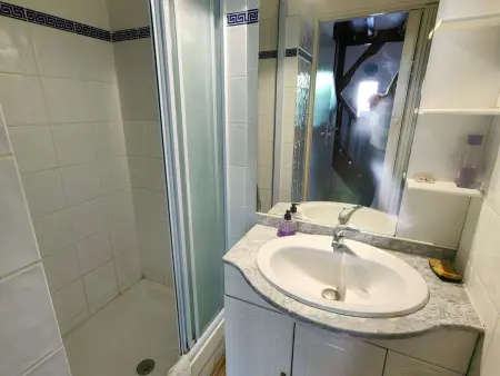 Villa Mitoyenne Climatisée, Piscine, Parking, 450m de la Plage - Photo 16