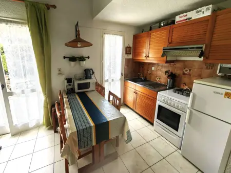 Villa mitoyenne calme avec piscine et parking, proche plage pour 6 personnes - Photo 2