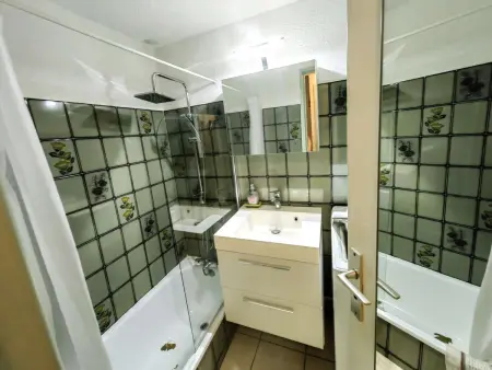 Villa mitoyenne calme avec piscine et parking, proche plage pour 6 personnes - Photo 6