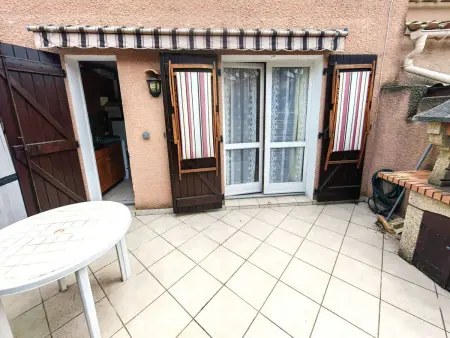 Villa mitoyenne calme avec piscine et parking, proche plage pour 6 personnes - Photo 17