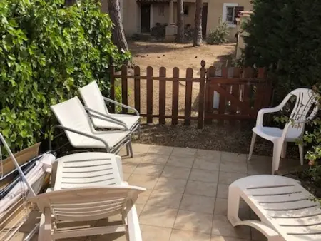 VILLA  MITOYENNE DANS UNE RESIDENCE CALME  AVEC PISCINE PARKING - Photo 11