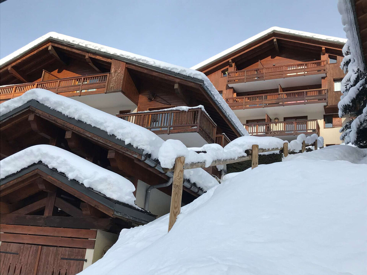 Appartement 2 chambres avec terrasse montagne et parking privatif - Photo 8