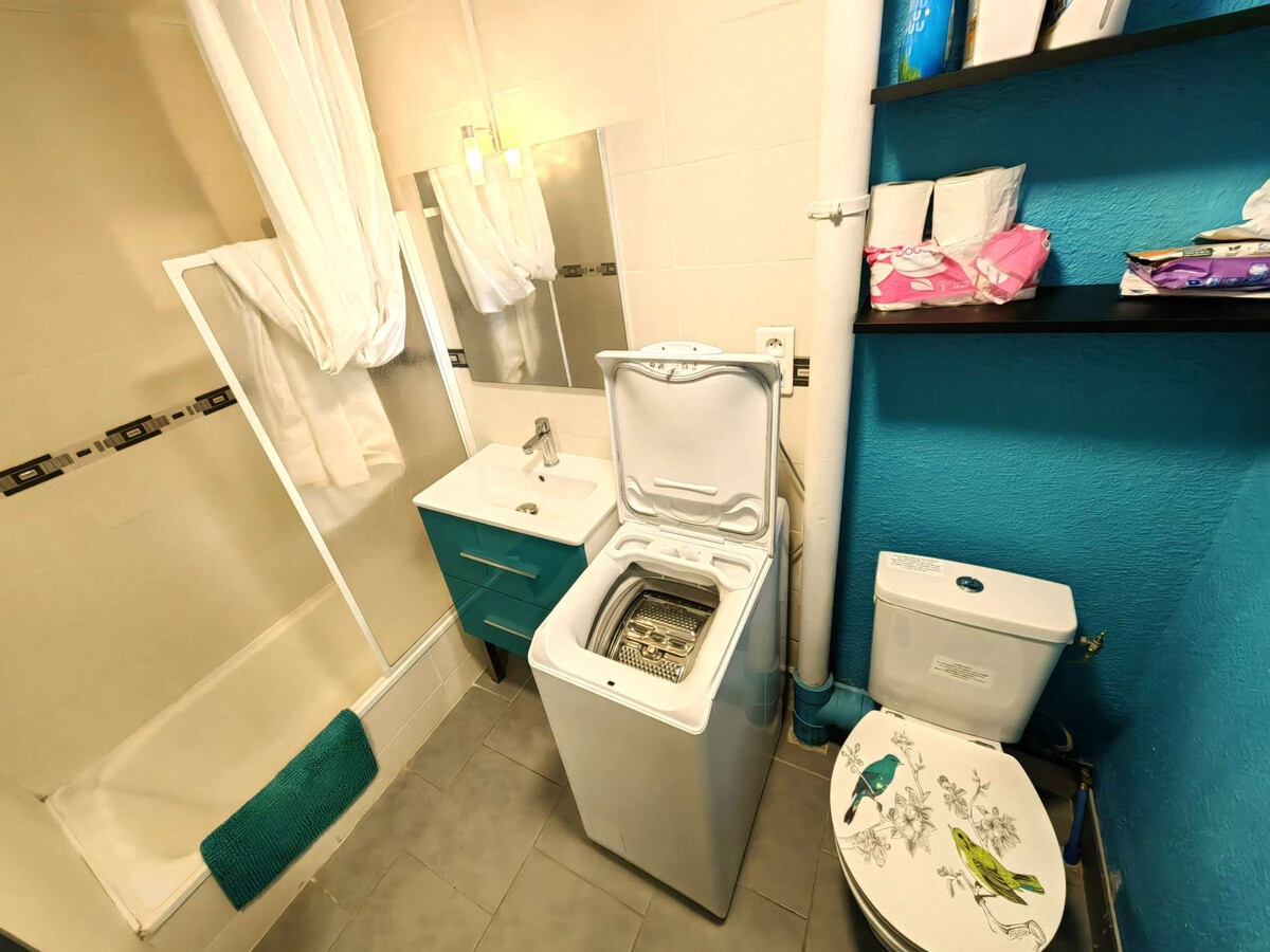 Villa 2 ch au cœur de la pinède, parking et piscine - Photo 7