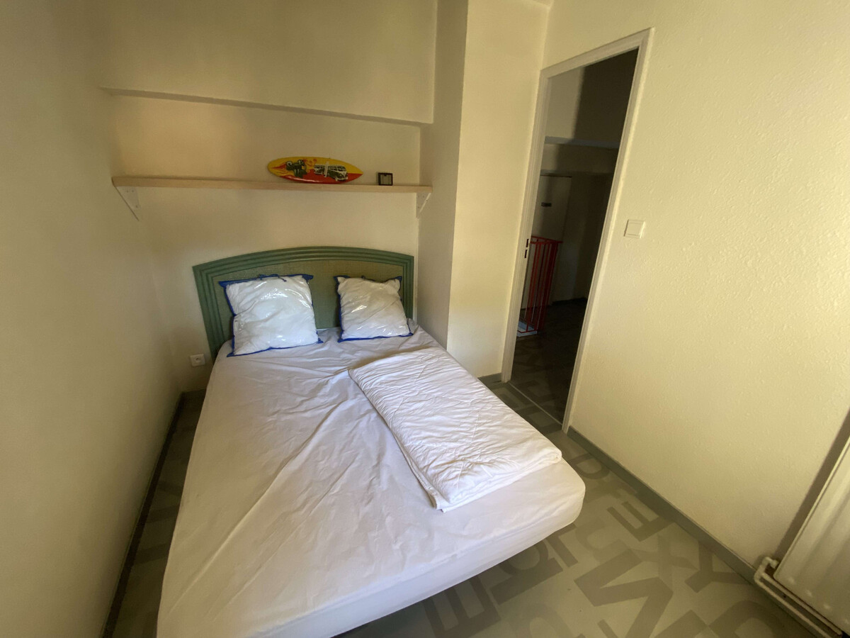 Villa 2 ch au cœur de la pinède, parking et piscine - Photo 13