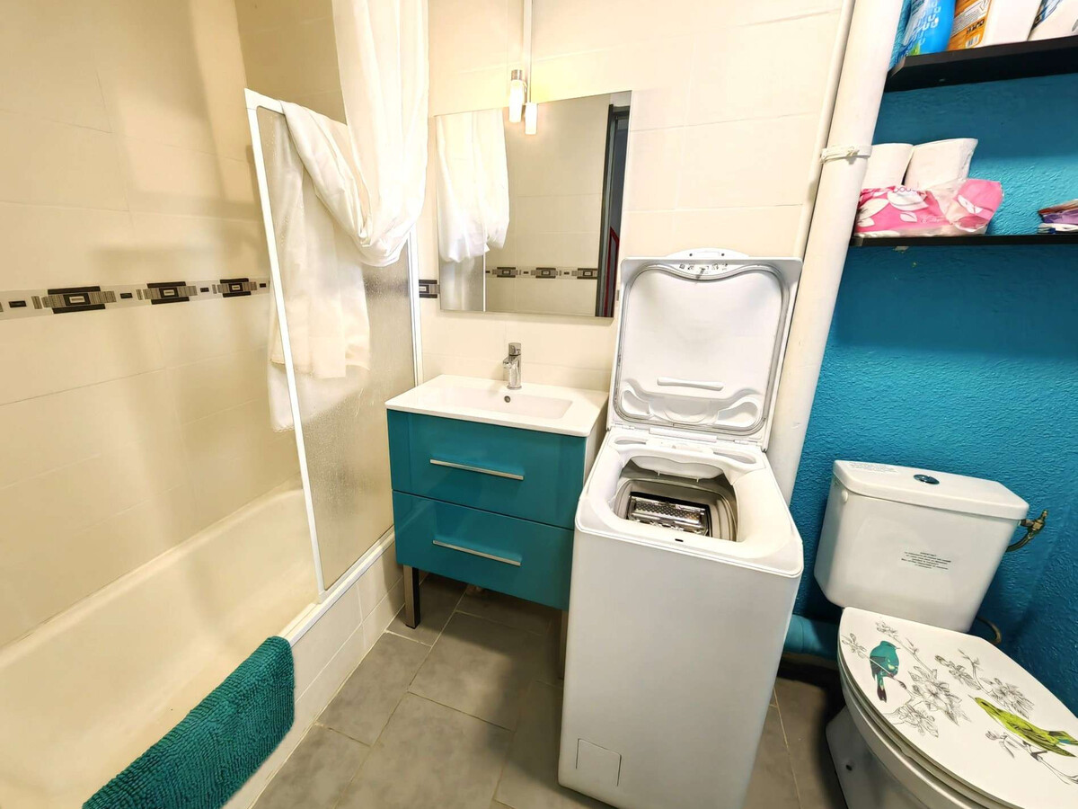 Villa 2 ch au cœur de la pinède, parking et piscine - Photo 15