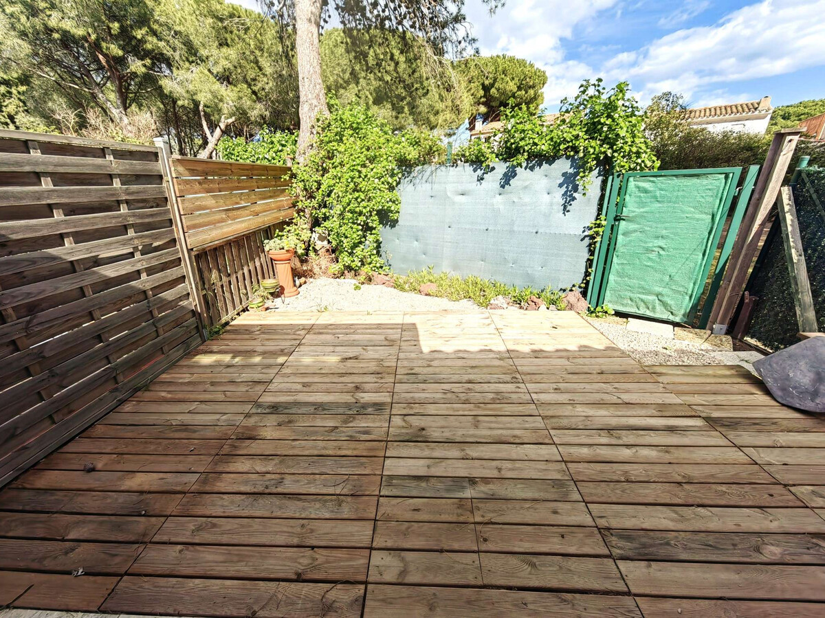 Villa 2 ch au cœur de la pinède, parking et piscine - Photo 18