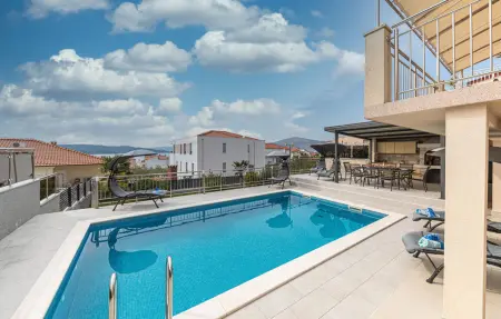 Location maison à Okrug Gornji