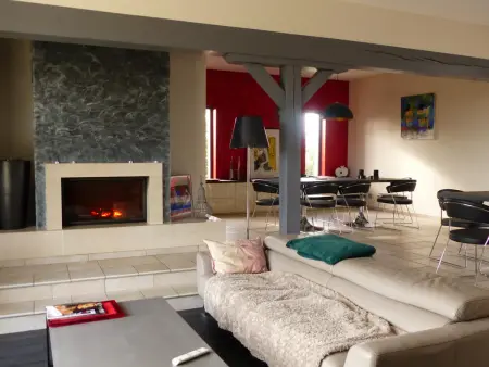 Gîte des Brières : piscine chauffée et spa à Toulon-sur-Allier : photo 3