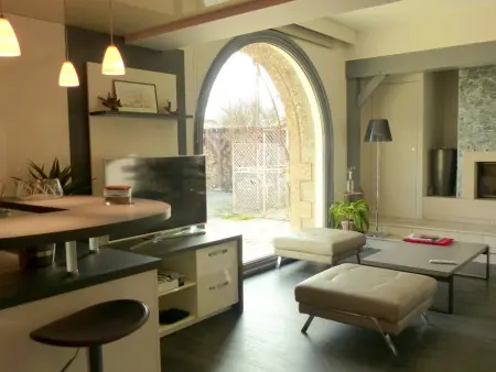 Gîte des Brières : piscine chauffée et spa à Toulon-sur-Allier : photo 7