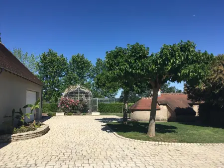 Gîte des Brières : piscine chauffée et spa à Toulon-sur-Allier : photo 20