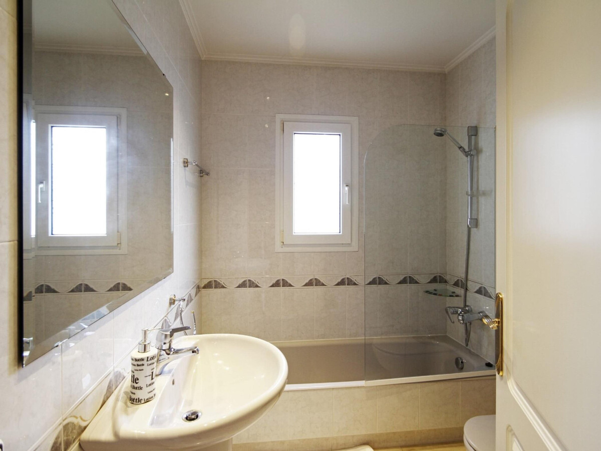 Villa de Luxe avec Piscine Privée à Santa Cristina d'Aro, Costa Brava - Photo 16