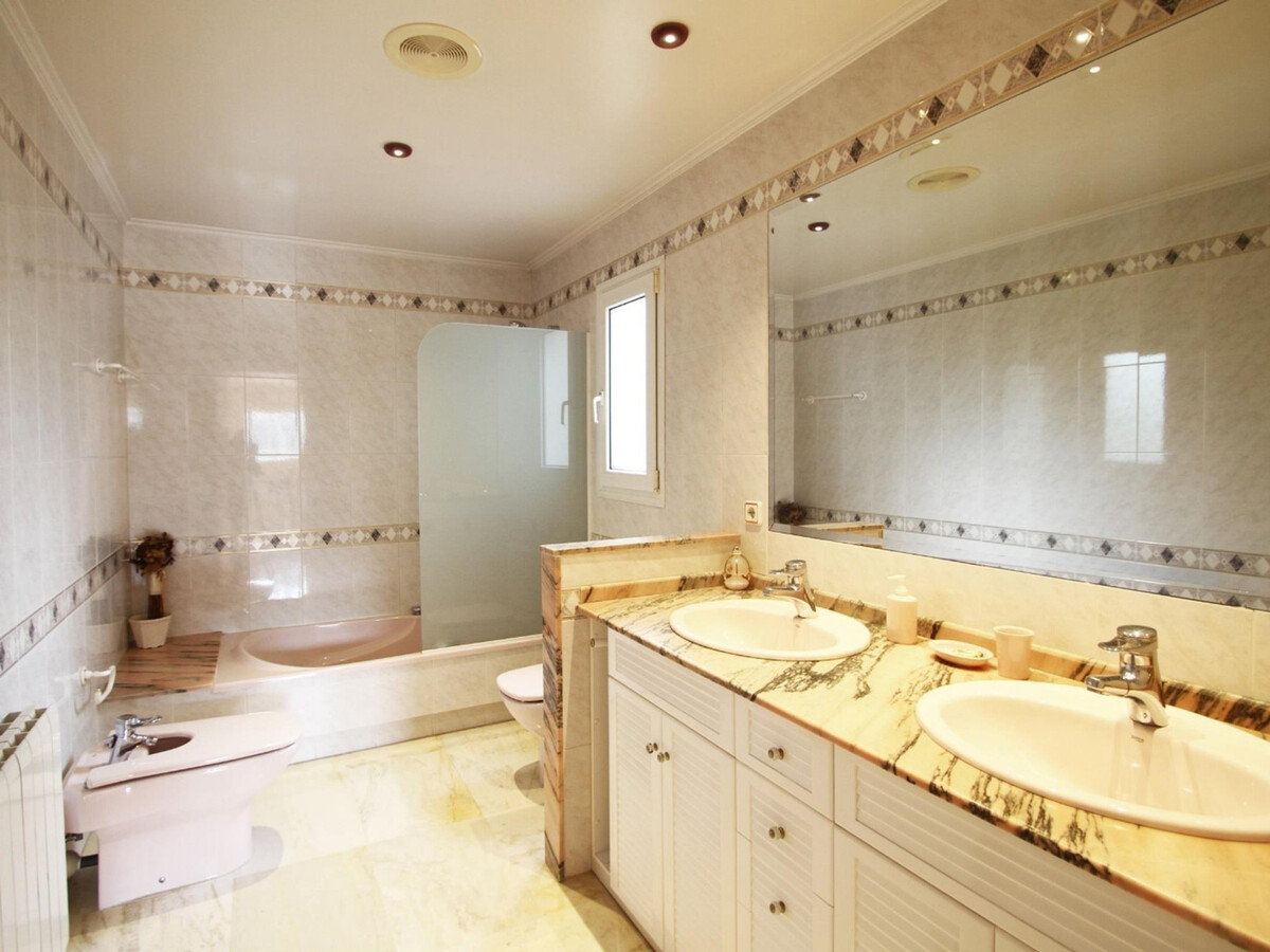 Villa de Luxe avec Piscine Privée à Santa Cristina d'Aro, Costa Brava - Photo 25