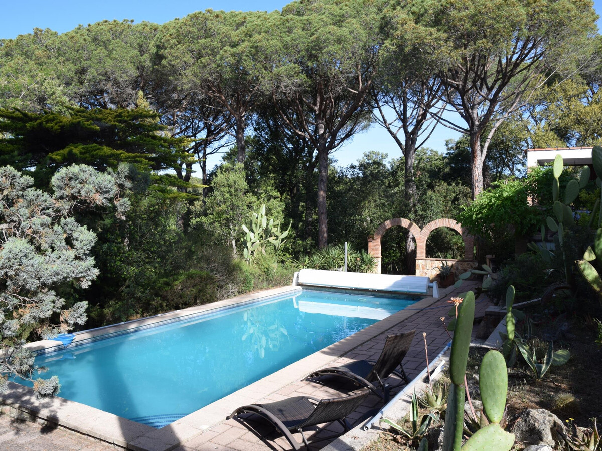 Magnifique Villa Mimosa à Santa Cristina d'Aro avec Piscine Privée et Proche de la Mer - Photo 3