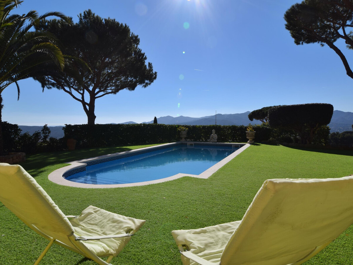 Villa avec piscine privée, BBQ, Wifi & Parking, près des plages de la Costa Brava - Photo 3