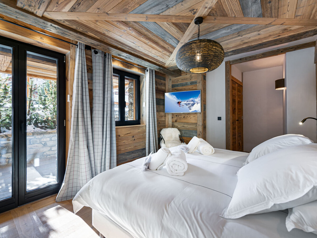 Chalet d'Exception avec Piscine, Hammam et Ascenseur à Val d'Isère, Proche des Pistes - Photo 8