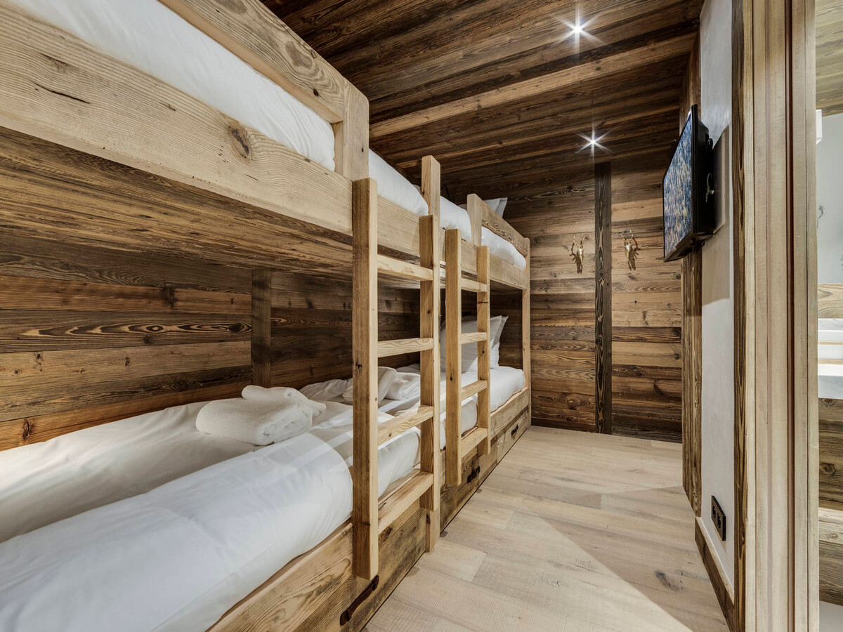 Chalet d'Exception avec Piscine, Hammam et Ascenseur à Val d'Isère, Proche des Pistes - Photo 10