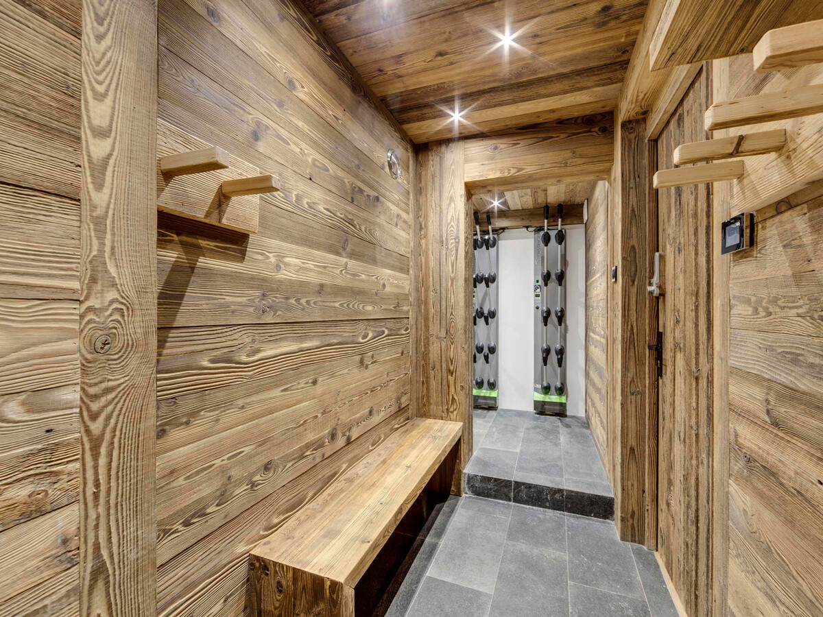 Chalet d'Exception avec Piscine, Hammam et Ascenseur à Val d'Isère, Proche des Pistes - Photo 13