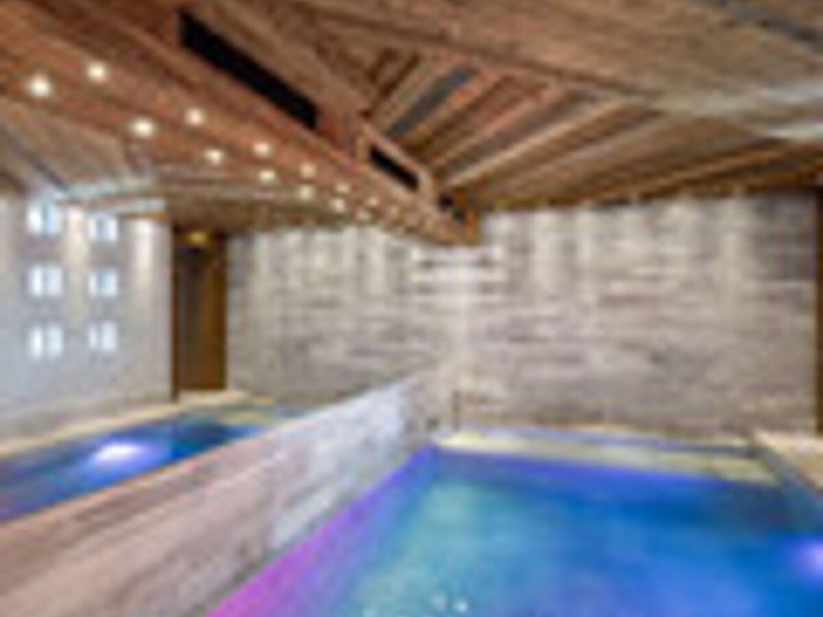 Chalet d'Exception avec Piscine, Hammam et Ascenseur à Val d'Isère, Proche des Pistes - Photo 15